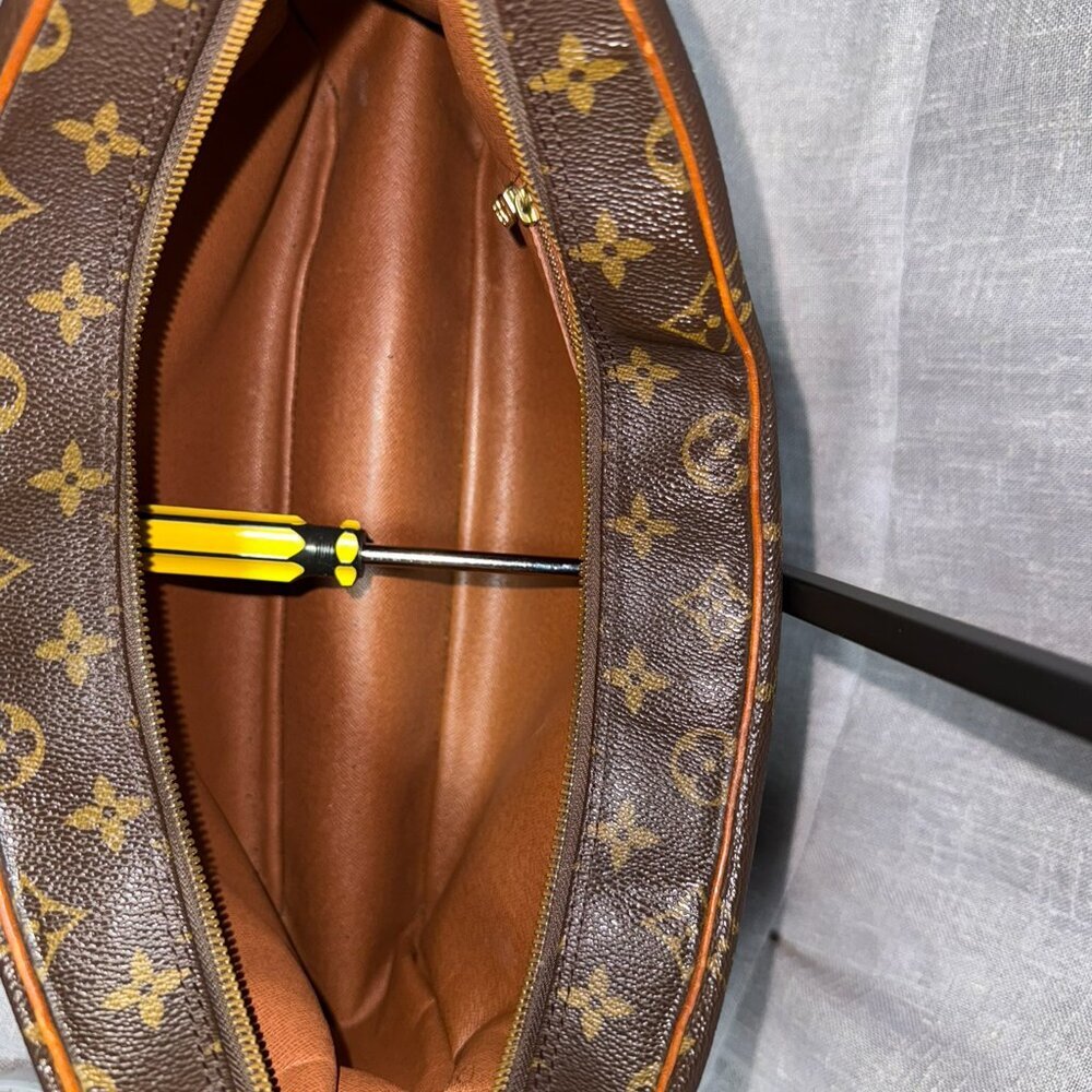 **Authentic** LOUIS VUITTON MONOGRAM BOULOGNE 35 SHOULDER BAG - Picture 5 of 12